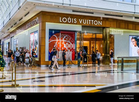 louis vuitton shop chadstone